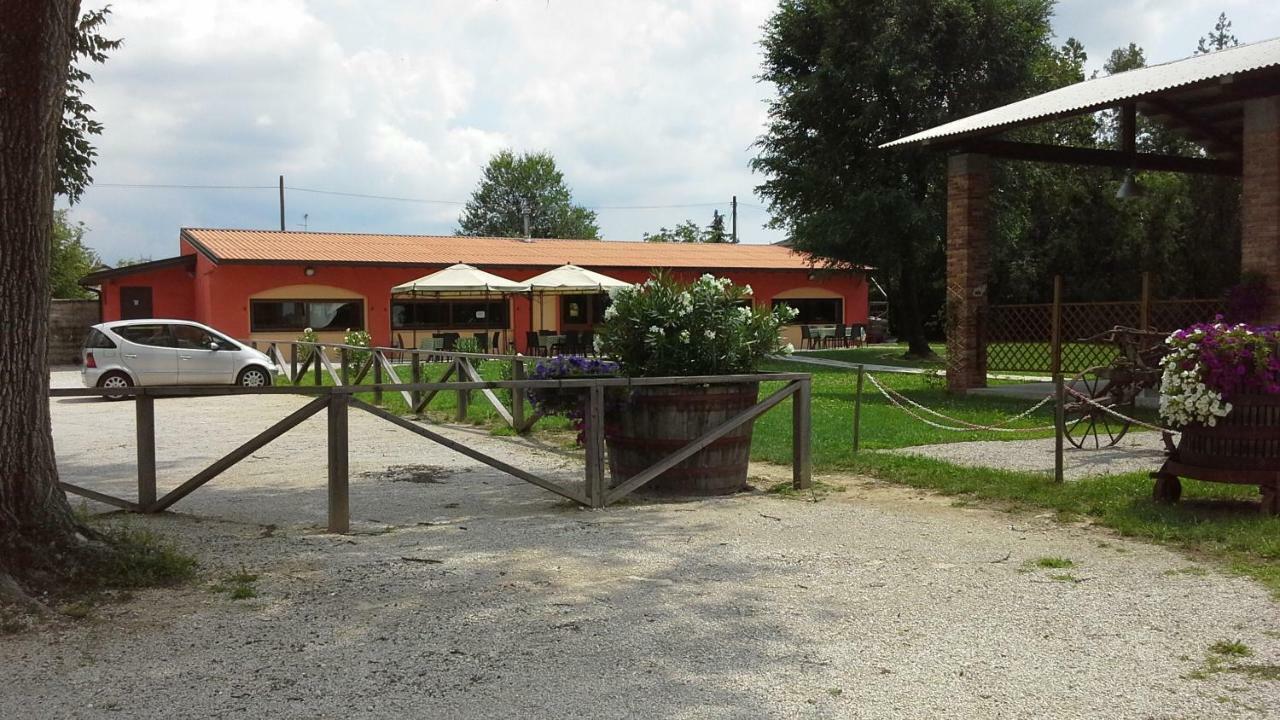 Agriturismo Le Giarine Фольяно-Редипулья Экстерьер фото
